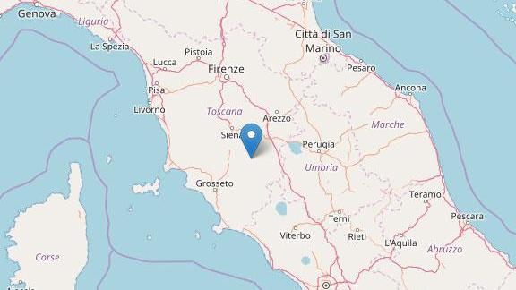 Terremoto, serie di scosse nel Senese: gente in strada