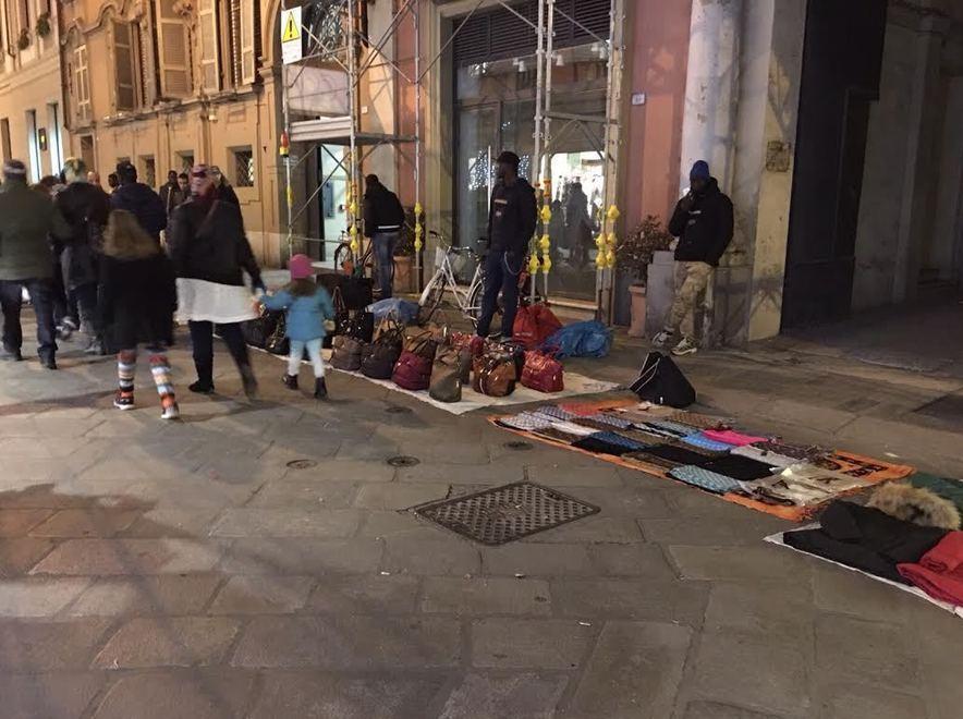 Si ribella ai finanzieri, arrestato abusivo 