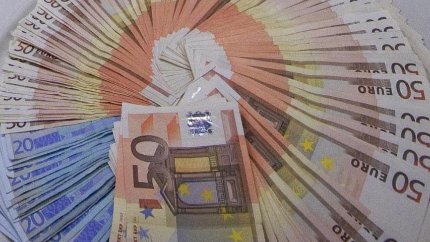Contabile sottraeva contanti dalla cassa dell'azienda in cui lavorava