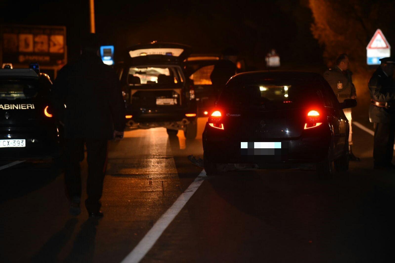 L'auto utilizzata dai ladri per la rapina (Foto Fiorenzo Sernacchioli)