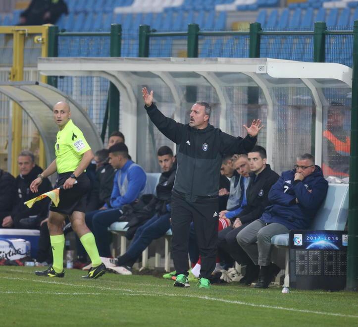 Albè: crollati nel momento migliore 