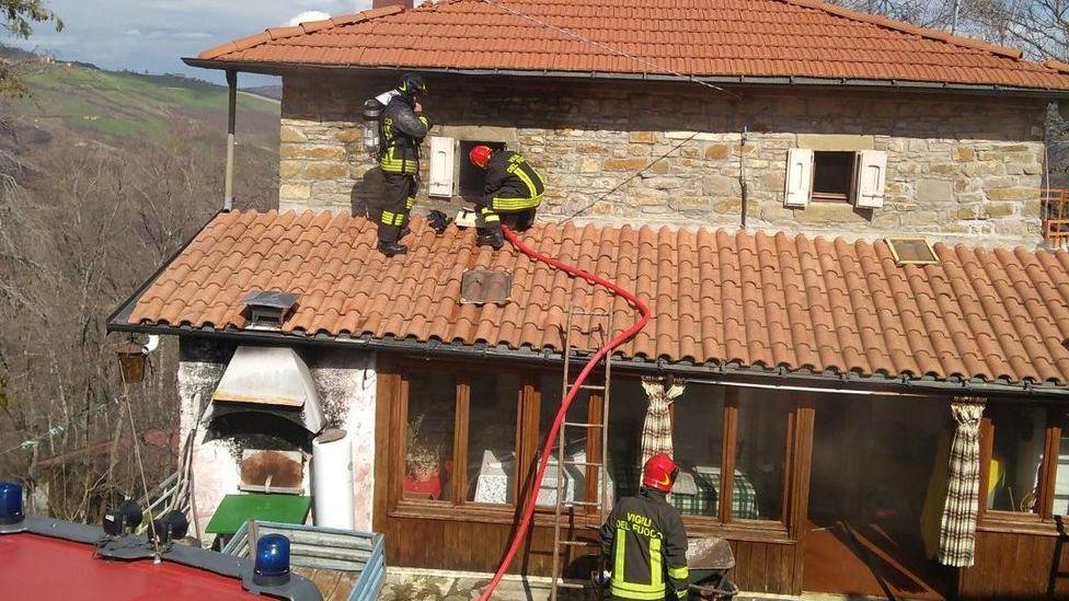 Canna fumaria in fiamme a Sestola Casa inagibile e vacanze rovinate