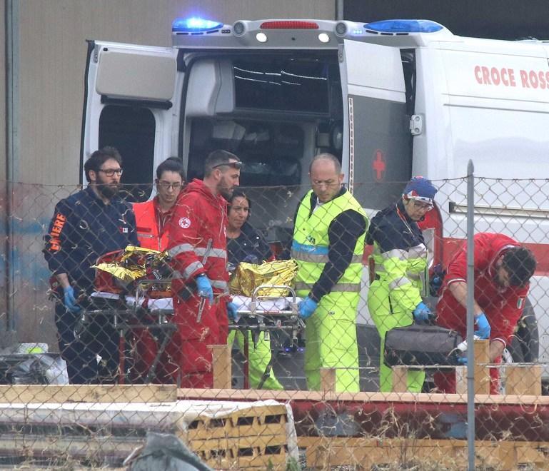 Operaio cade dalla scala arriva l’eliambulanza 