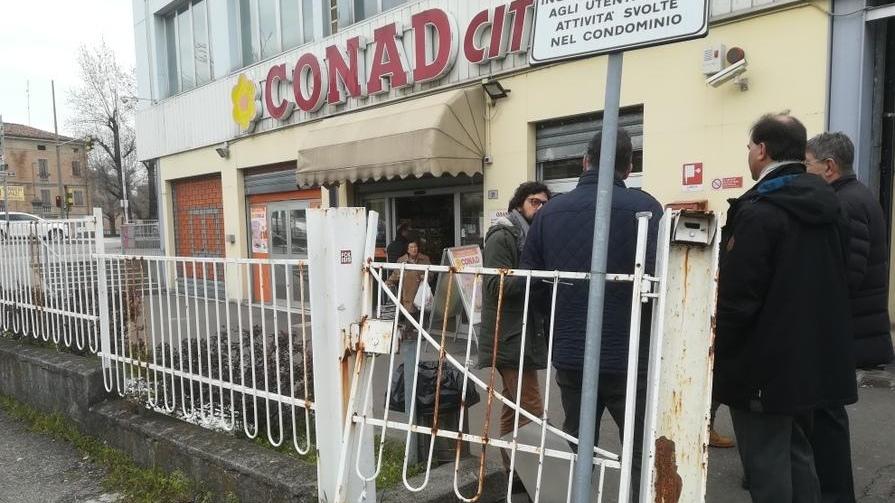 Modena. Commercio alla Madonnina: In via Amundsen convivenza difficile tra Conad e Despar