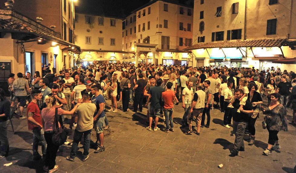 Sala, residenti contro commercianti 