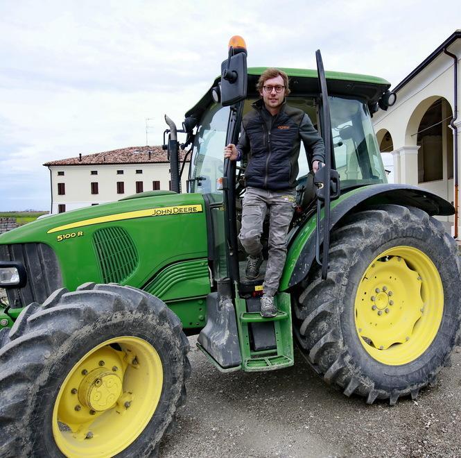 Guglielmo, l’onorevole leghista di Mirandola che al ritorno da Roma sale sul trattore