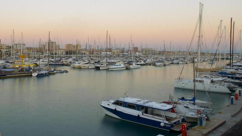 Clienti sui moli e a terra: il sogno del sistema-porti