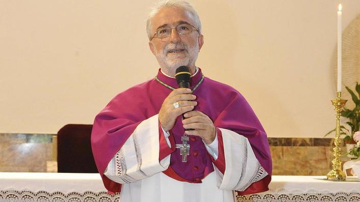 L’augurio del vescovo «Ciò che è un peso diventi più leggero»
