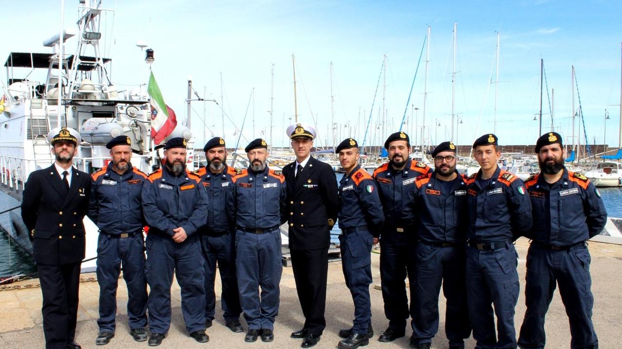 Salvarono 150 migranti, premiati i marinai della CP291 