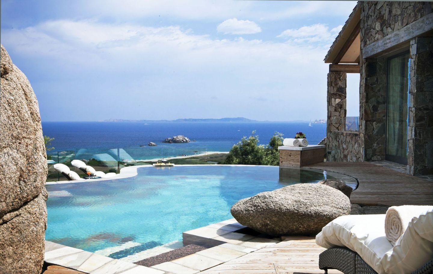 Il resort Valle dell'Erica a Santa Teresa
