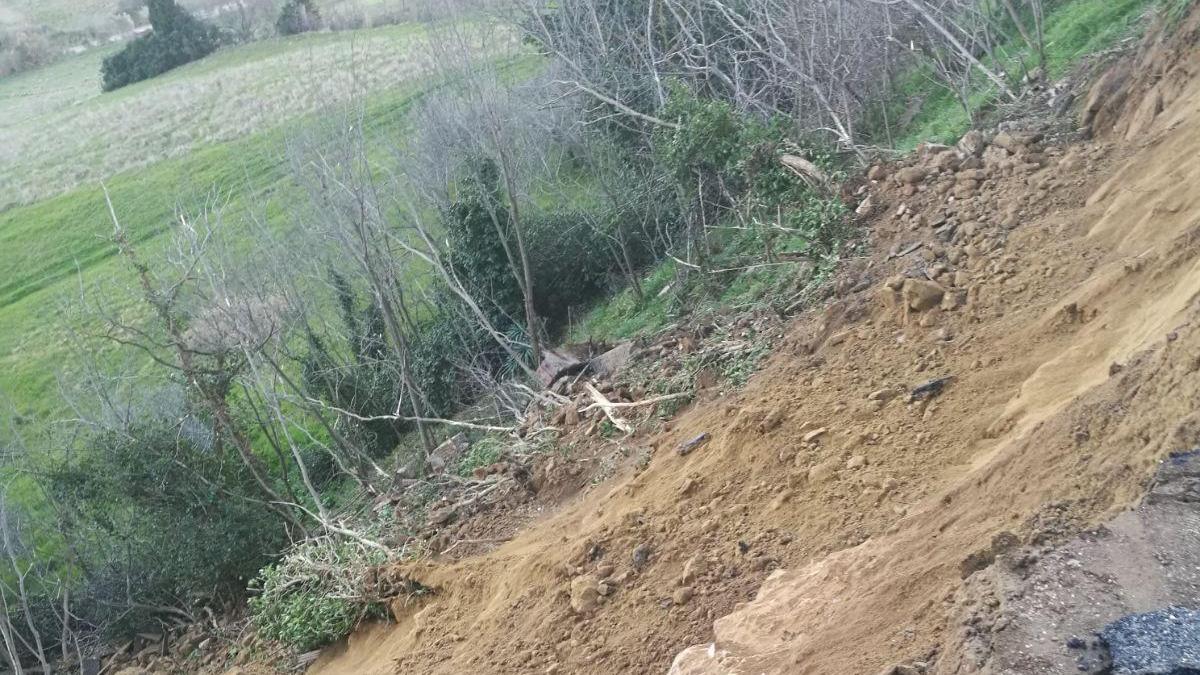 Crolla un muro, inagibili due abitazioni
