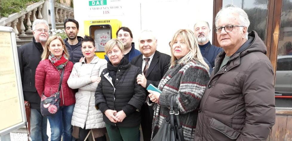 In piazza della Vittoria il defibrillatore donato dall’Avis
