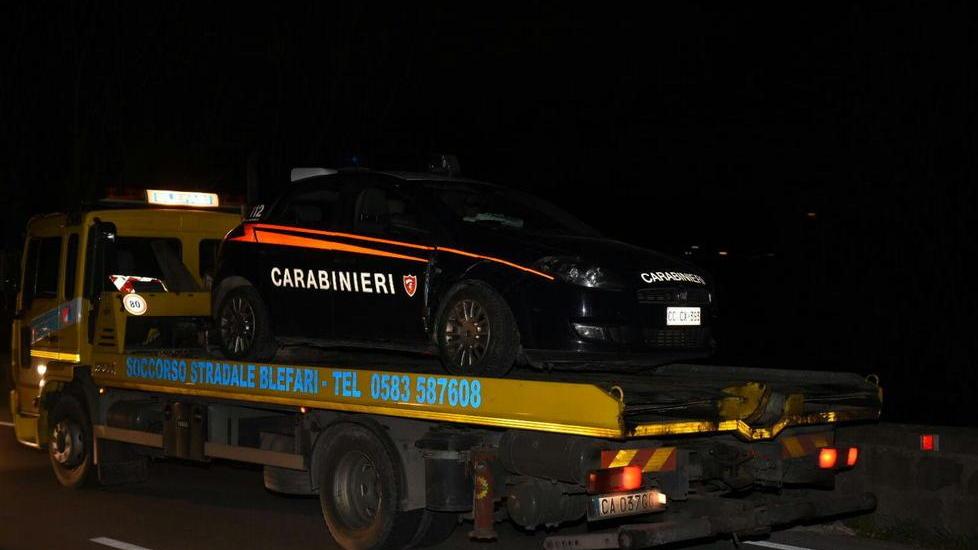 Gang in fuga a Montecatini a bordo di una Toyota rubata