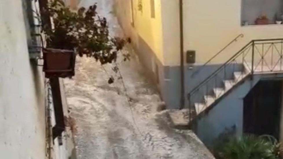 Violenta grandinata a Camaiore