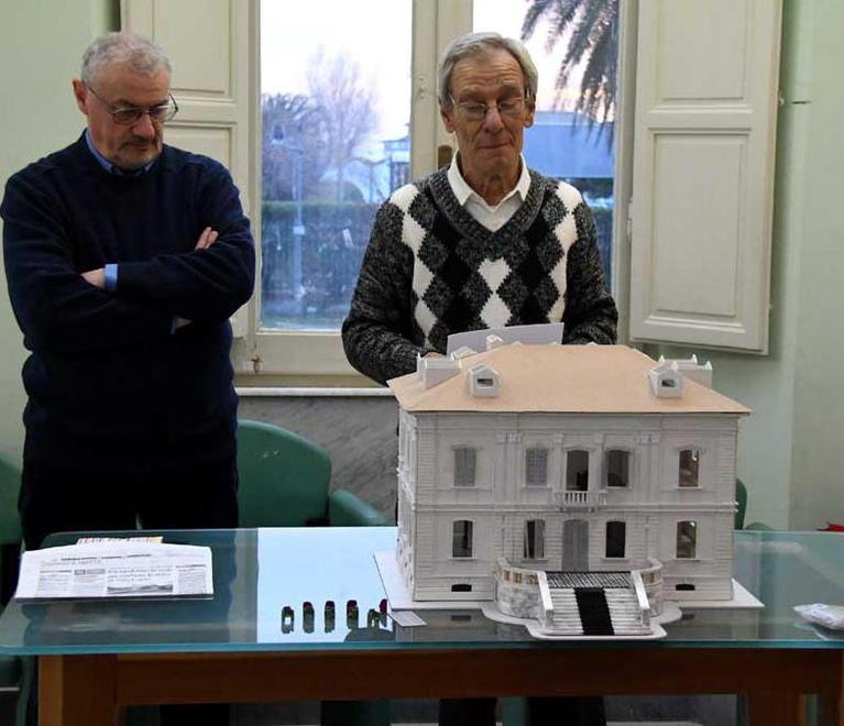 Massa, la storica villa Cuturi si fa piccola piccola e si mette in mostra 