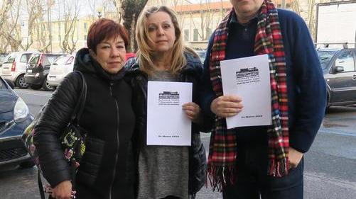 Borgo firma contro gli stalli blu: quasi 500 persone mettono il loro nome