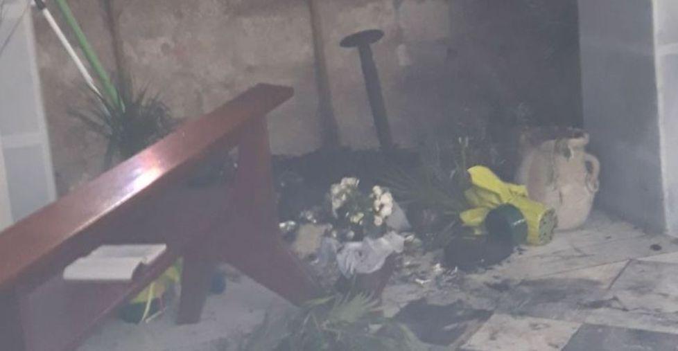 Rogo alla chiesa di Salviano bruciano le ostie consacrate 
