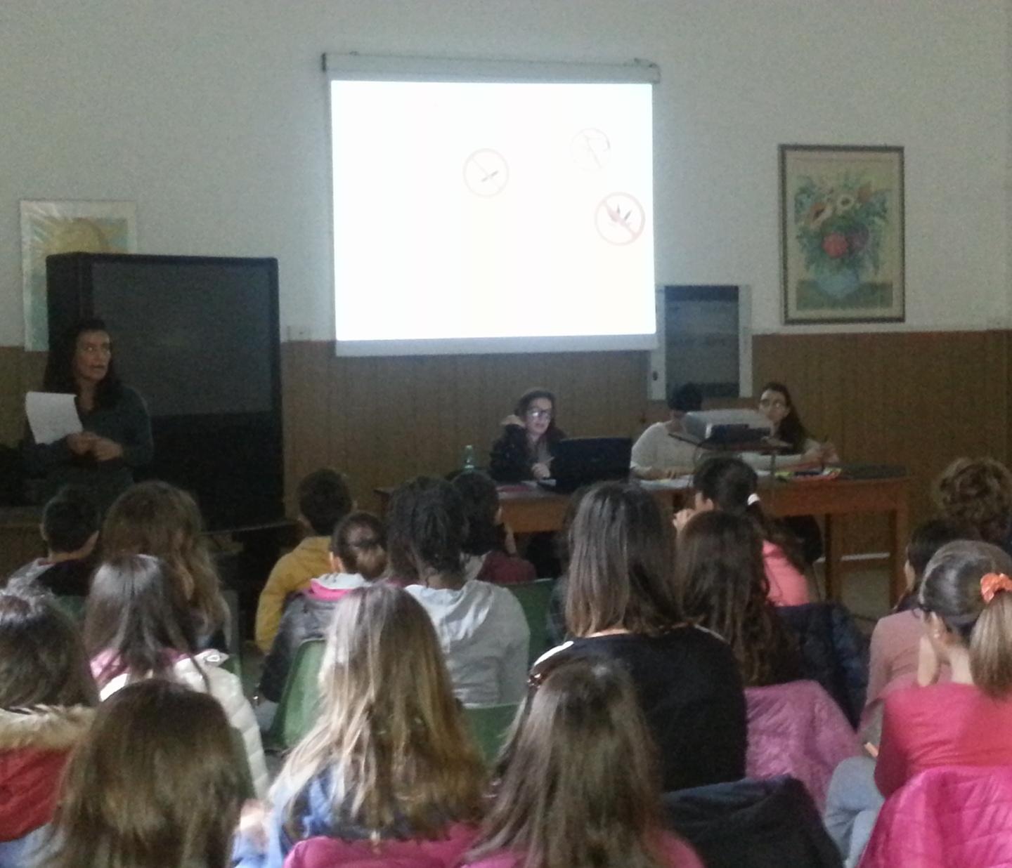 A scuola non si fa il precetto pasquale, è polemica