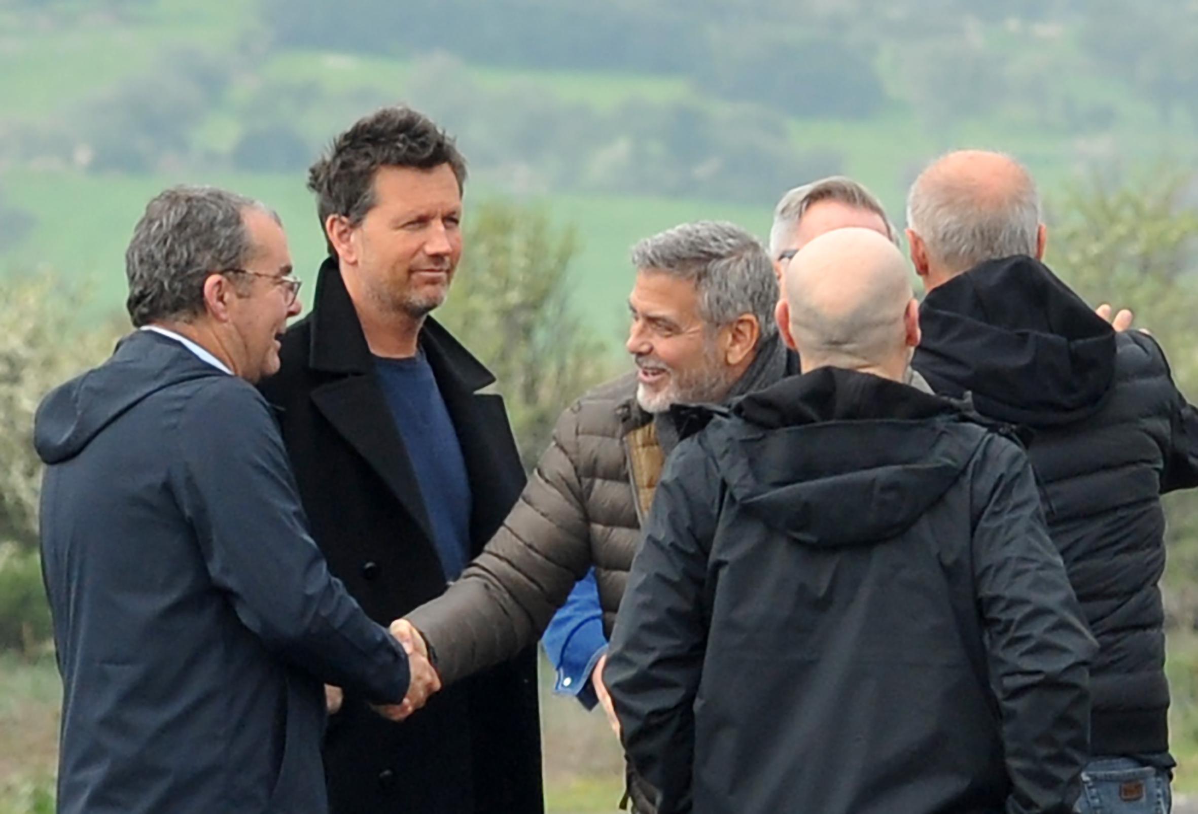 George Clooney durante un sorpalluogo a Venafiorita