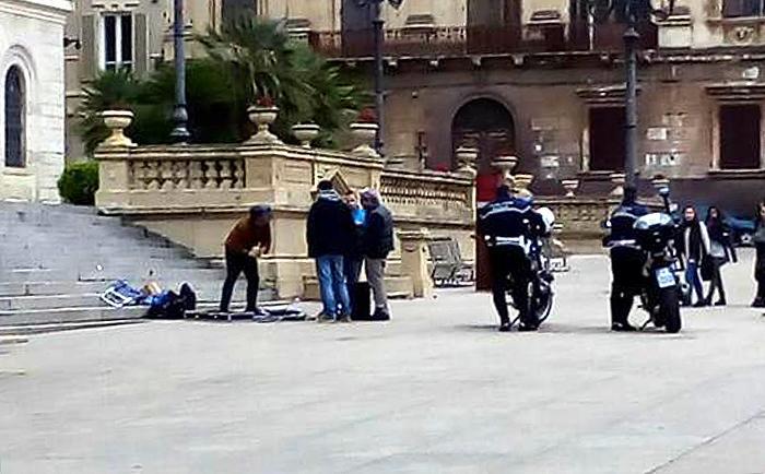 Moses Concas in piazza d'Italia (foto Marco Alessandro Pinna)