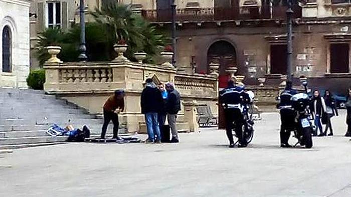Moses Concas in piazza d'Italia (foto Marco Alessandro Pinna)