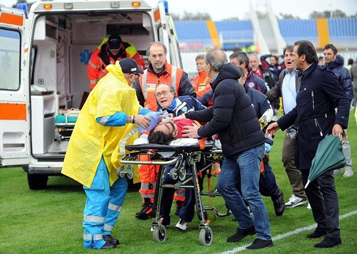 Il calciatore Piermario Morosini si sente male durante la partita il 14 aprile 2012