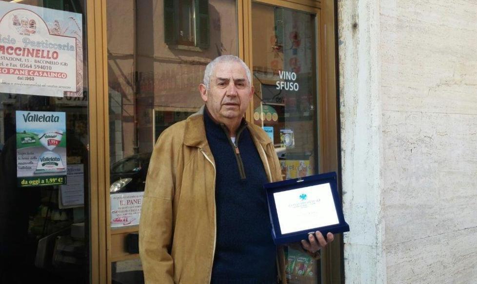 Il mitico Giovanni va in pensione: "Così ho retto alla concorrenza dei supermercati"