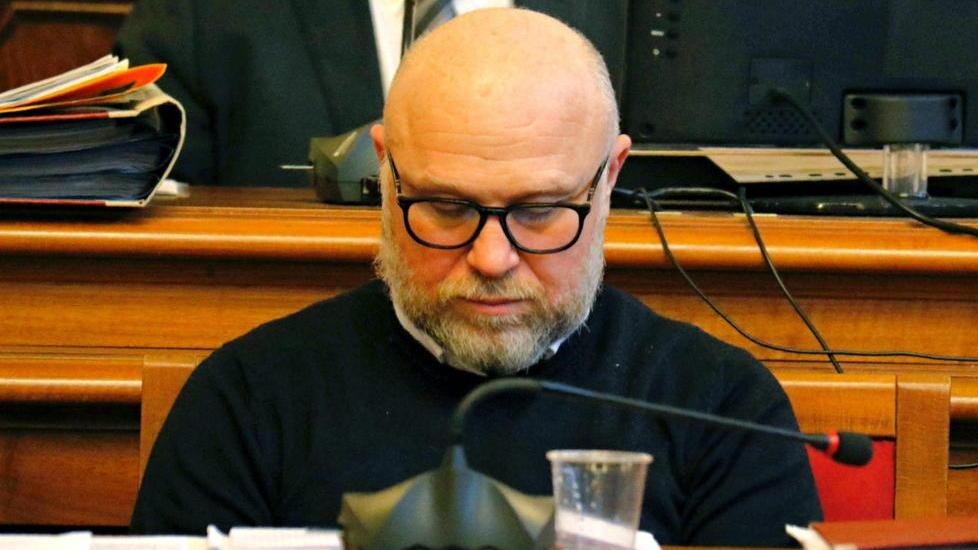 Perseguita in chat il sindaco Nogarin: indagato quarantenne