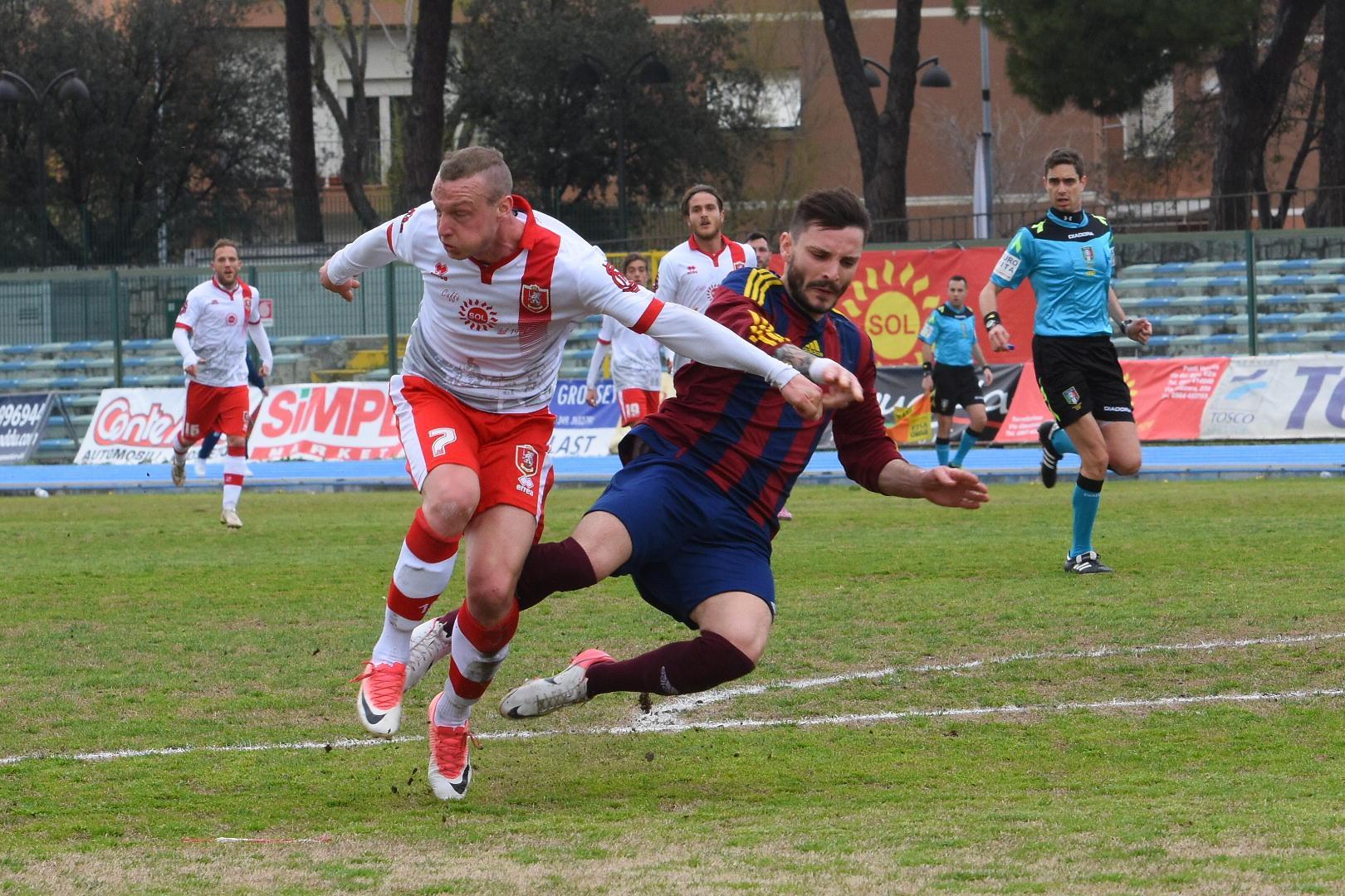 Un momento dell'incontro Grosseto-Massa Martana (foto Bf)