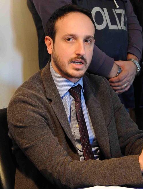 Occupano una casa, denunciati 