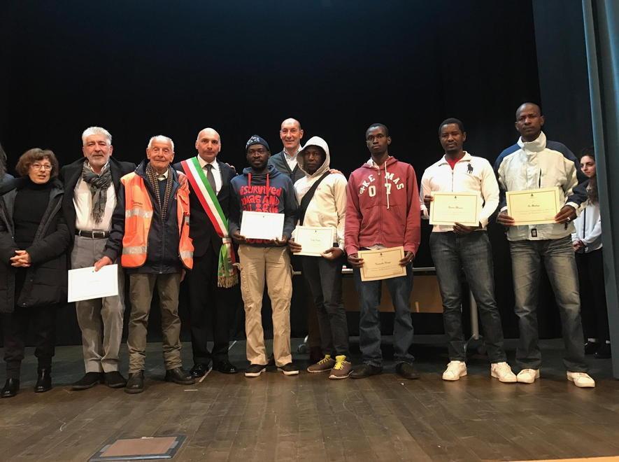 Centro storico più pulito grazie ai migranti spazzini 