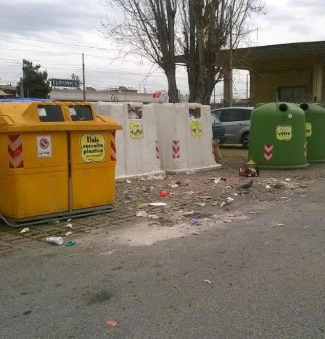 Rifiuti, situazione fuori controllo