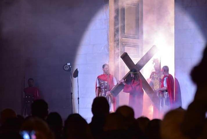 In 5mila alla processione religiosa 