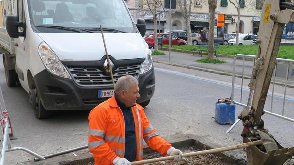 Al 26esimo giorno iniziati i lavori alla maxi-buca