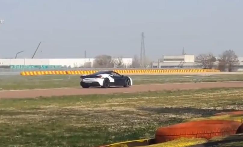 Maranello, Ferrari in pista la ibrida e all’asta la 308 di Gilles 