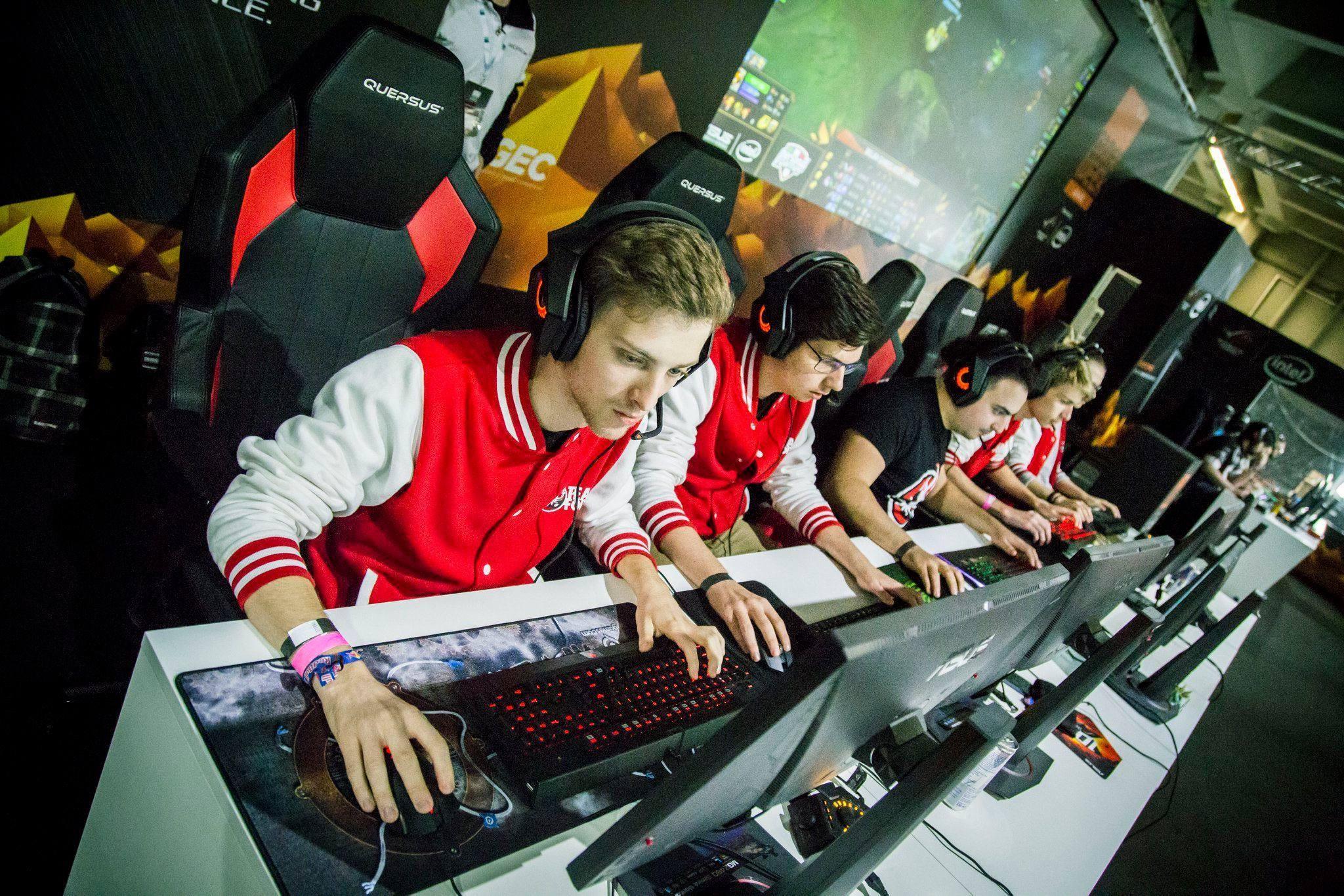 Gli e-atleti del Team Forge in gara