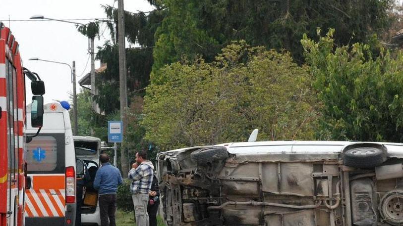 Filo, la Provinciale è troppo pericolosa Slalom tra le buche