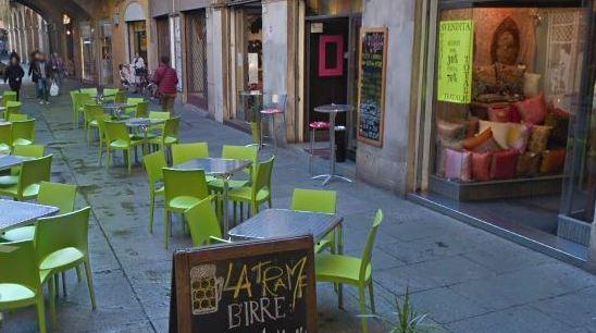 «Mi fai bere gratis o ti brucio il locale» Condanna a 16 mesi