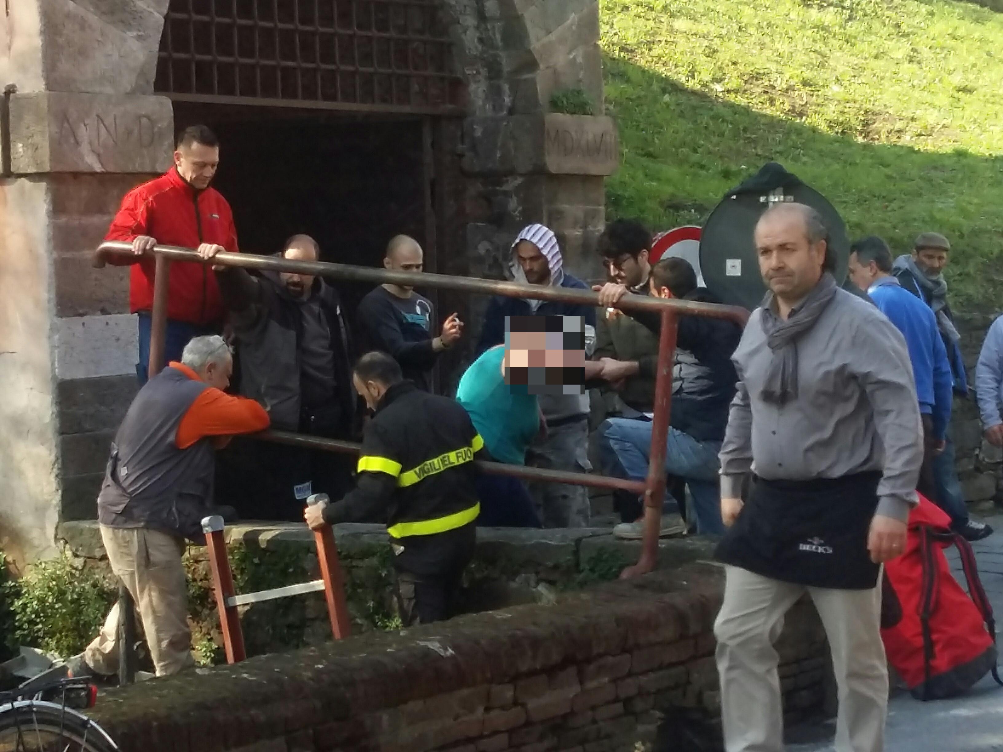 Il momento del recupero della donna