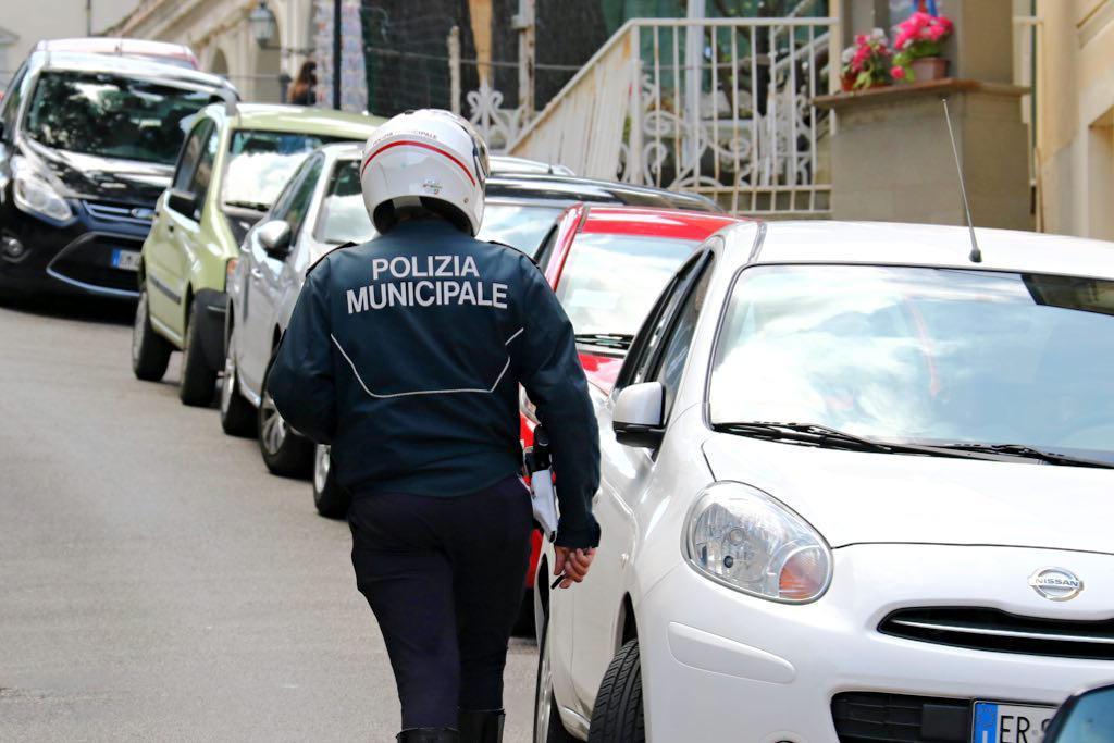 I livornesi non pagano e il Comune batte cassa: vuole 32 milioni di euro
