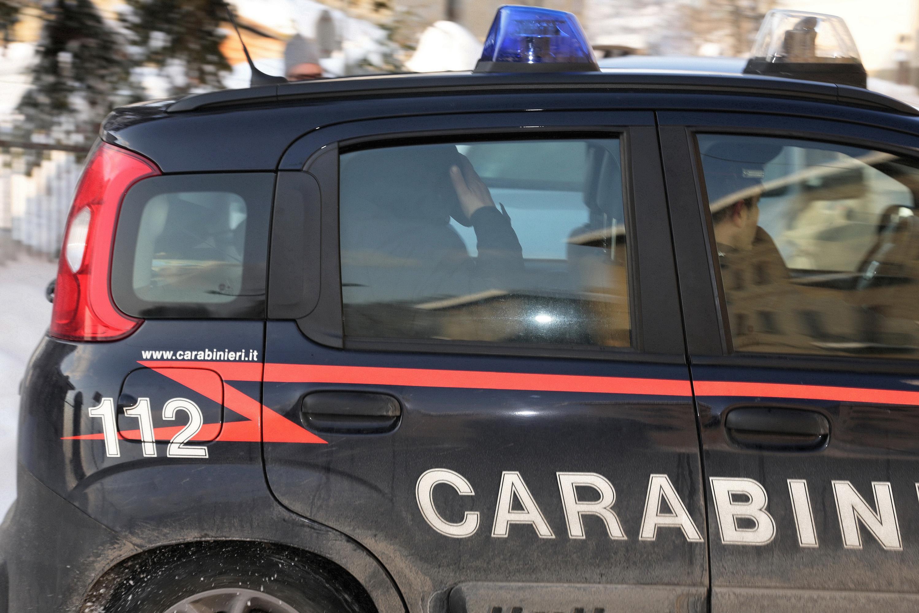 Spilamberto, ce l’ha con Satana, ma picchia la compagna 