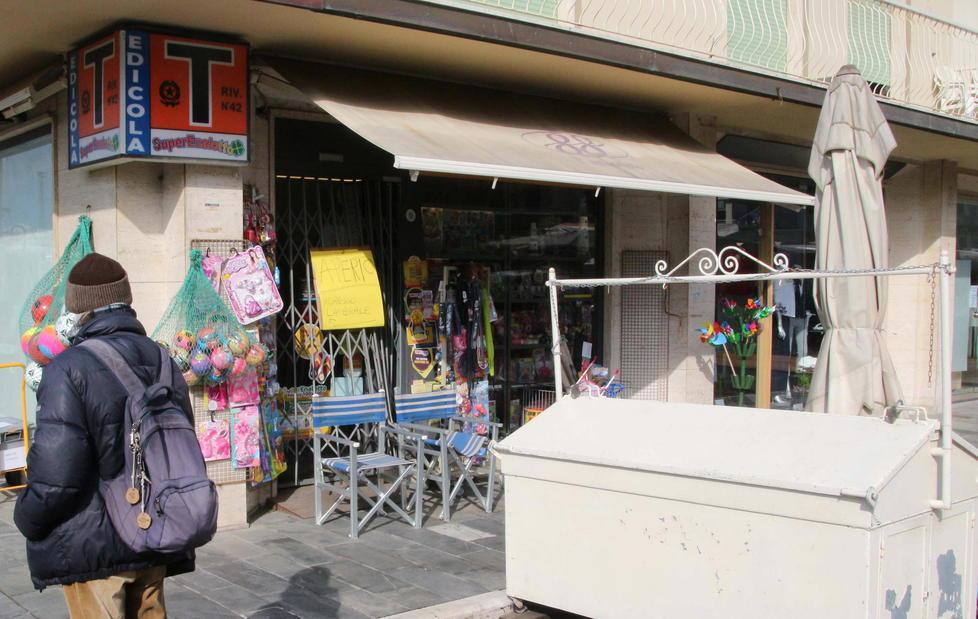 Colpo alla tabaccheria in Passeggiata a Viareggio
