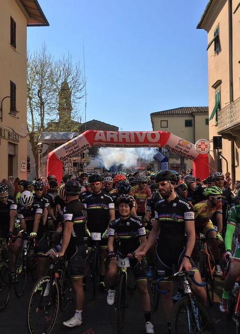 Eventi e il record di 1200 iscritti alla Green Fondo Paolo Bettini