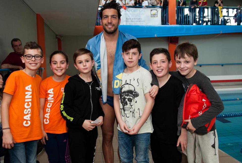 Allenamento in piscina a Cascina per il campione Gabriele Detti
