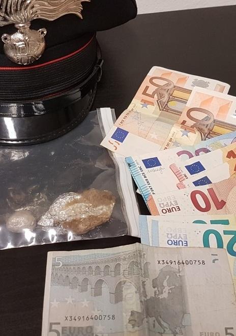 Beccato da Whatsapp mentre vende eroina: arrestato a Ripafratta 