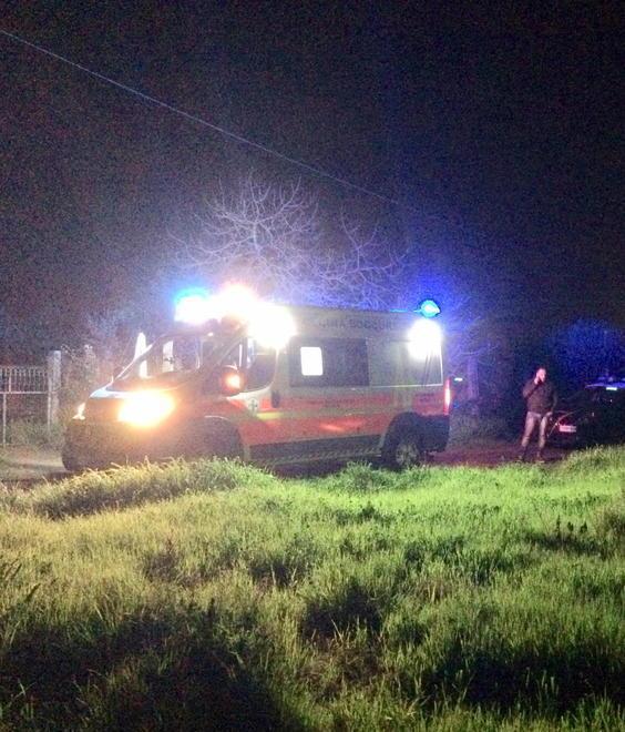 Si fa travolgere dal treno linea Tirrenica bloccata 2 ore 