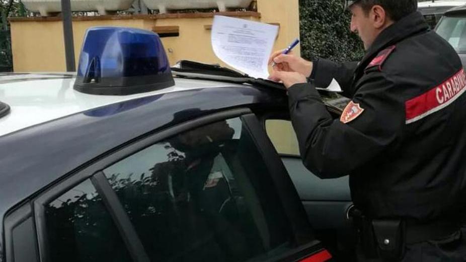 Perseguita e picchia la ex dopo una serata con amici: arrestato