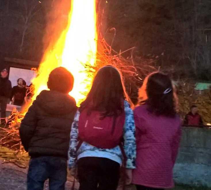 Il rito dei falò nella Val Tassobbio 
