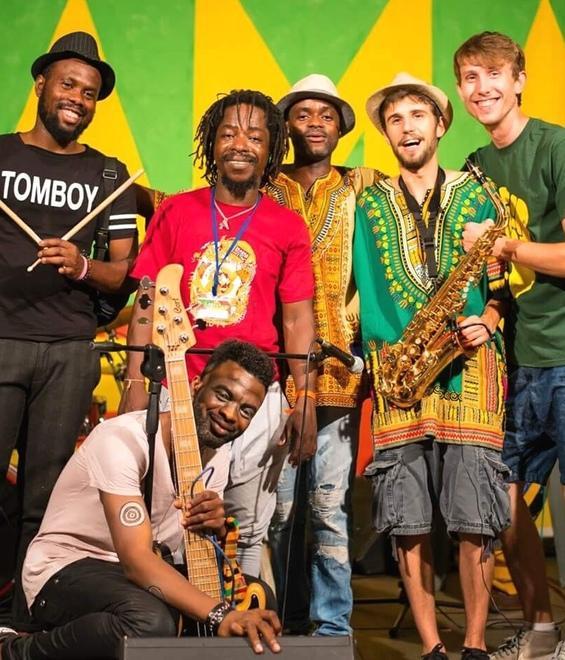 Hakuna Matata stasera al Blu J con gli inediti di “No stress”