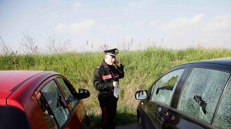 Mediopadana, depredate le auto di 5 viaggiatori